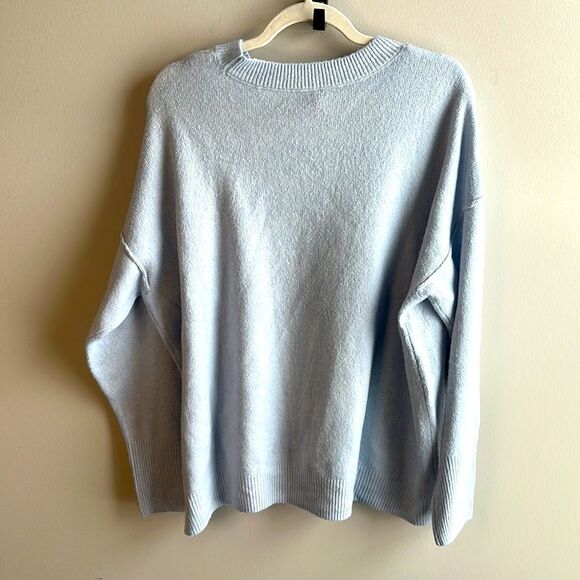Light Blue Vince Camuto Crew Neck Sweater Size Large Line Down Middle - Picture 4 of 4